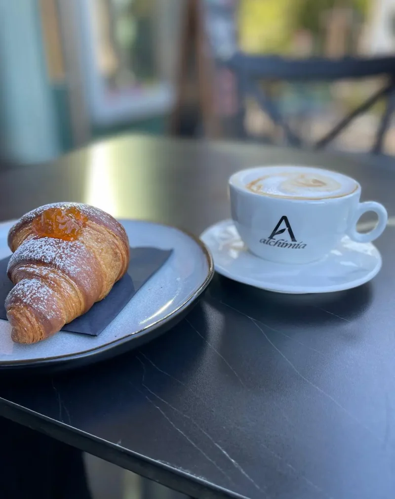 cappuccino-cornetto-alchimia