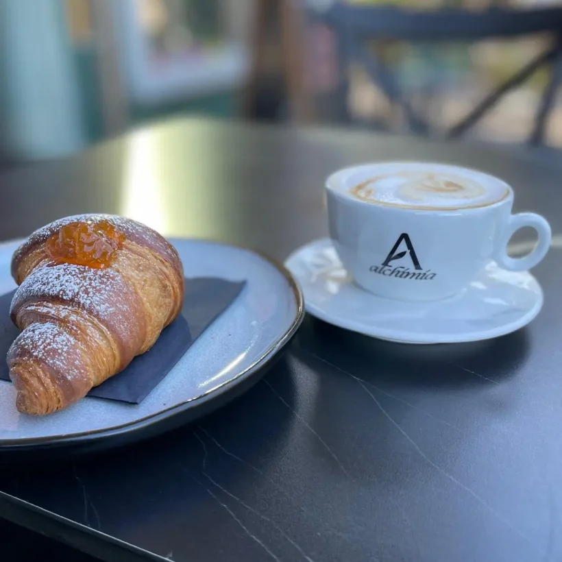 cappuccino-cornetto-alchimia